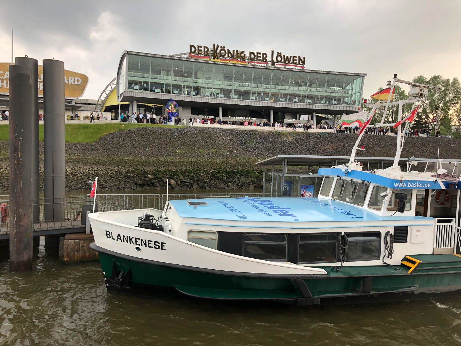 fähre zu könig der löwen hamburg