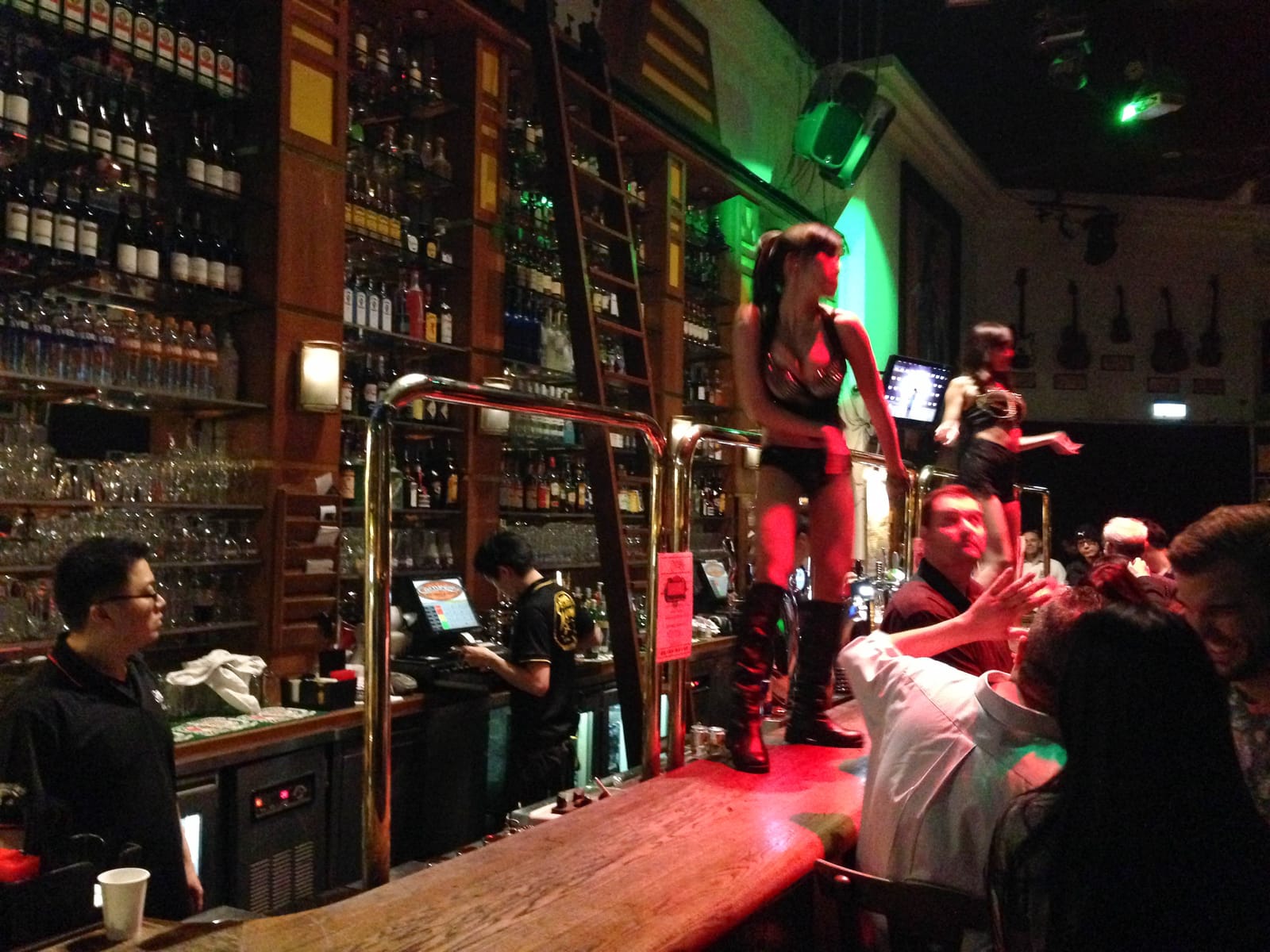 Carnegie's Bar - endlich Wochenende!